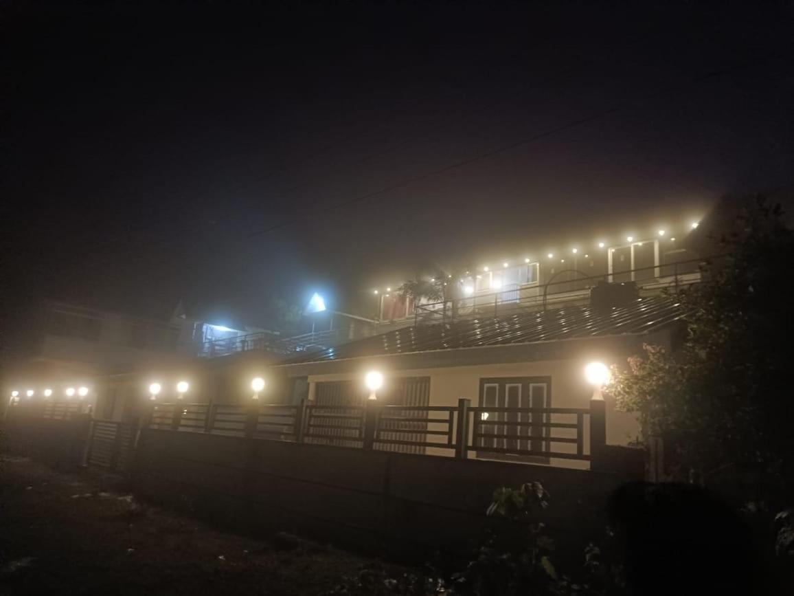 הוסטל Vagamon Lake Palace מראה חיצוני תמונה